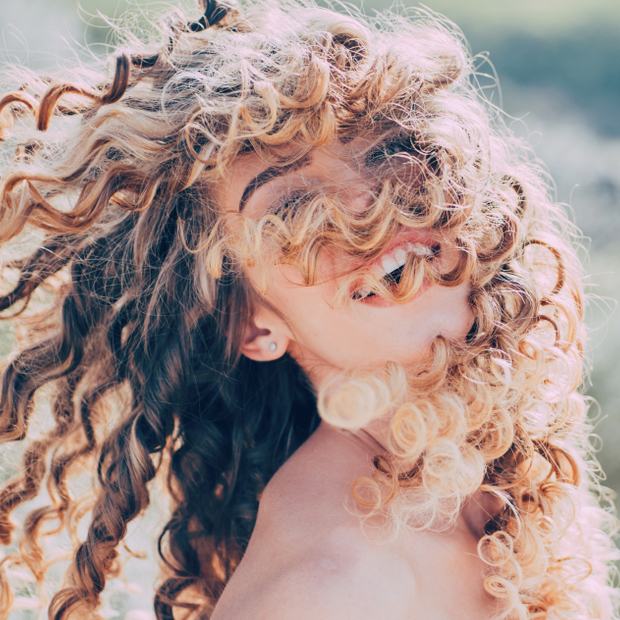 how to manage curly hair